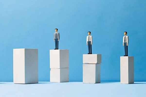 广东股票配资 光证资管总经理、副总职务对调，乔震升任总经理